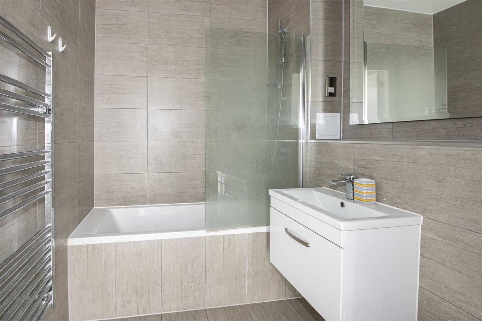 2 Foxhunter Drive, Linford Wood, Milton Keynes